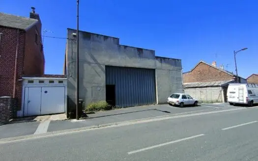 Commerce À vendre  200 m²