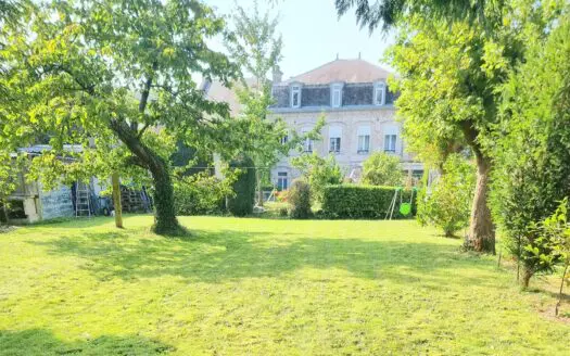Maison À vendre 3 chambres 237 m²