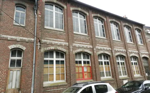 Bureau À vendre 744 m²