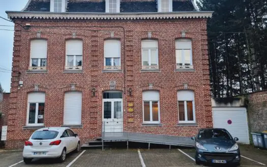 Maison À vendre 4 chambres 235 m²