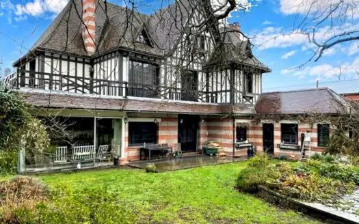 Maison À vendre 6 chambres 308 m²