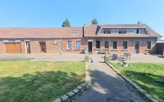 Maison À vendre 5 chambres 203 m²