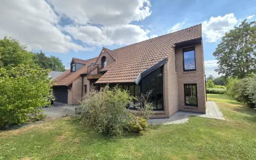 Maison À vendre  4 chambres 199 m²