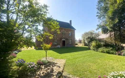 Maison À vendre 4 chambres 290 m²