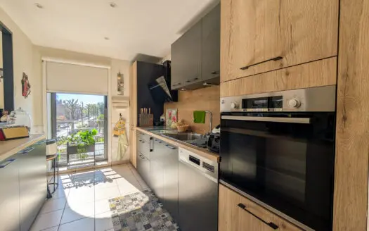 Appartement À vendre  2 chambres 90 m²