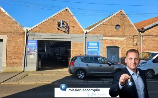 Garage / parking À vendre  400 m²