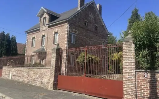 Maison À vendre  4 chambres 290 m²