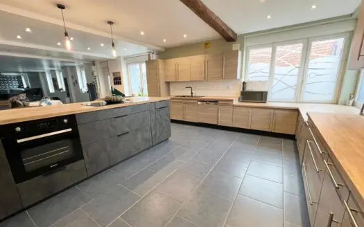 Maison À vendre 4 chambres 299 m²