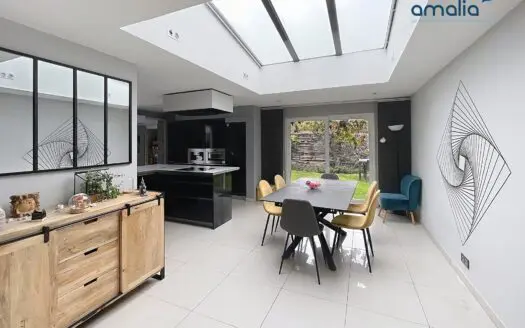 Maison À vendre  5 chambres 170 m²