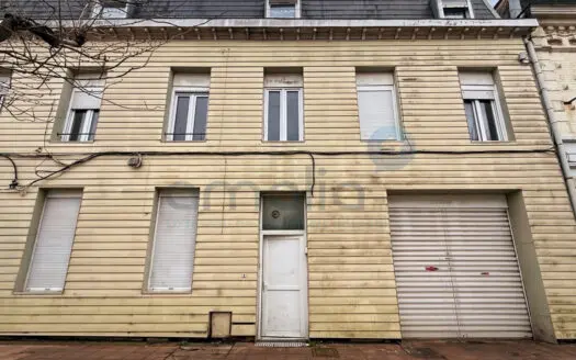 Maison À vendre 6 chambres 265 m²