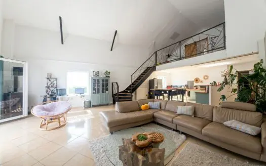 Maison À vendre 3 chambres 190 m²