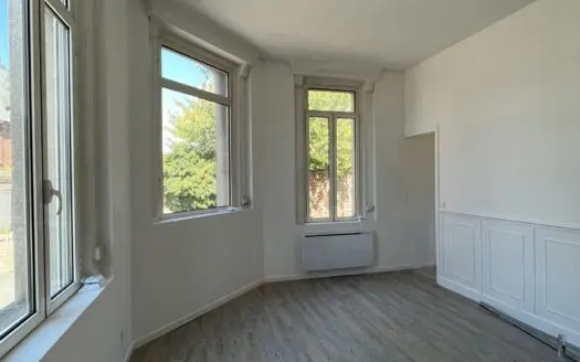 Appartement À louer  3 chambres 80 m²
