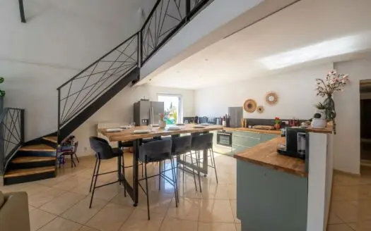 Maison À vendre  3 chambres 190 m²