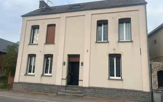 Maison À vendre  6 chambres 194 m²